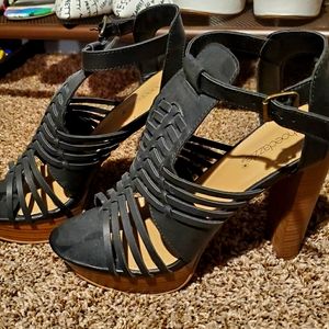 Black strap chunk heels